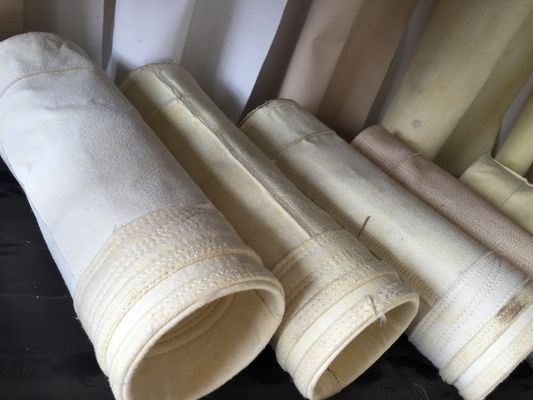 Sacos de filtro 450GSM~550GSM do coletor de poeira de feltro da agulha de Arcylic para a indústria de cimento