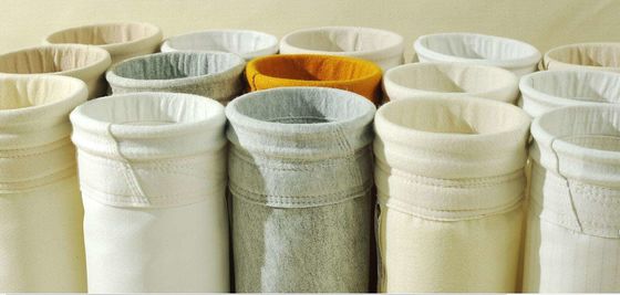 O Nonwoven sentiu o saco de filtro antiestático 550GSM do poliéster para o equipamento de filtração