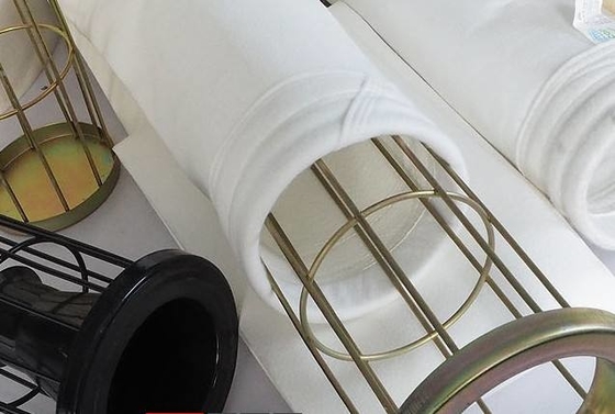 saco de filtro deoposição do coletor de poeira do poliéster 550GSM para a planta do cimento